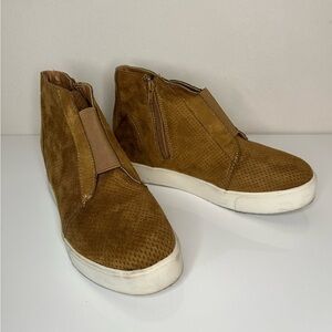 Soda Brown Ankle Boots with Suede Finish